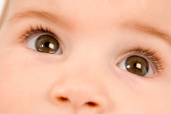 6 Phương pháp bảo vệ đôi mắt cho trẻ
