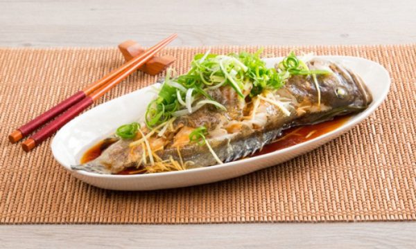 7. mon ca mu hap gung 600x360 - Top 15 món cá hấp thơm ngon, thịt mềm ăn một lần nhớ nhiều lần
