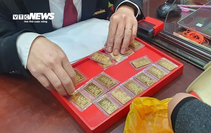 Giá Vàng Trong Nước Hôm Nay Lao Dốc: Mỗi Lượng “Bay Hơi” 700.000 Đồng